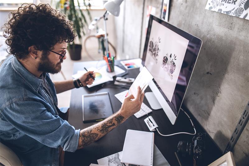 How many graphic designers are there in the world